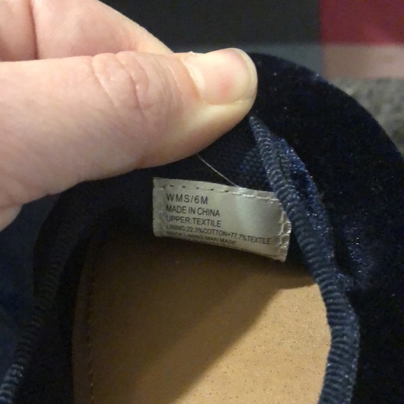 NWOT SO Velvet Loafers, size 6 - Picture 7 of 7